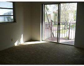 Beautiful TOWN HOME IN NORTH LAUDERDALE FOR RENT! in North Lauderdale, FL (Photo 5 of 6)