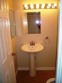 Completely Remodeled 2 BR, 1.5 BA Condo For RENT in Renton, WA (Photo 4 of 6)