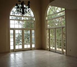 Beautiful Downtown Lakefront Town Home in Orlando, FL (Photo 2 of 2)