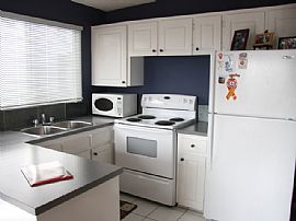 Spacious, 2BR Condo With Parking In Logan Area in Washington, DC (Photo 3 of 5)