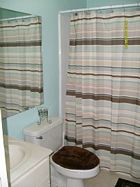 Specious 1 BR Apt. Near Bus Lines And Shopping in Charlotte, NC (Photo 4 of 6)