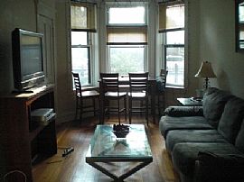 2 BR Lakeview Apartment For Rent! in Chicago, IL