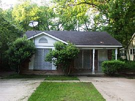 Duplex For Rent Near University Of Memphis in Memphis, TN