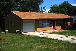 Stunning 3 Bedroom 1 Bath Near Ruskin High School in Kansas City, MO