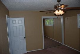 Stunning 3 Bedroom 1 Bath Near Ruskin High School in Kansas City, MO (Photo 4 of 5)