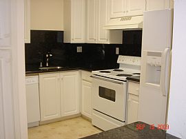Beautiful 3 BR, 3BA Townhouse For Rent  in Sunnyvale, CA