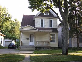 2 BR Single Family Historic Home   in Grand Rapids, MI (Photo 2 of 2)