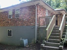 3 Bedroom With Full Basement Near Airport in Atlanta, GA (Photo 4 of 6)