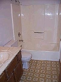 Remodeled 2 Bedroom, 2 Bath Apartments For Rent in Milwaukee in Milwaukee, WI (Photo 5 of 6)