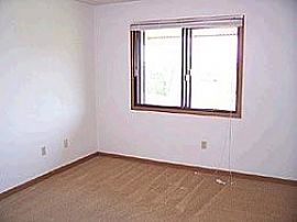 Remodeled 2 Bedroom, 2 Bath Apartments For Rent in Milwaukee in Milwaukee, WI (Photo 6 of 6)