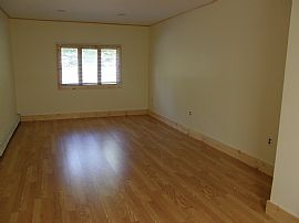 SINGLE FAMILY  HOME FOR RENT, NEAR JAY PEAK SKI MOUNTAIN in Montgomery Center, VT (Photo 4 of 6)