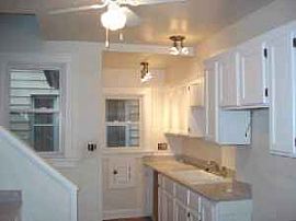 Gorgeous Renovated 4 Bedroom in Cleveland Heights, OH (Photo 4 of 4)