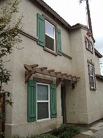 3 BR, 2.5 BA House On Main St. in Riverside, CA (Photo 2 of 4)