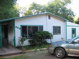 Quiet 2 Bedroom Home Near Pacific Ocean Beach in Yachats, OR