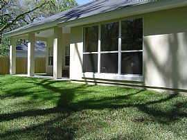 3 Bedroom Home Near NAS Jacksonville, FL  in Green Cove Springs, FL (Photo 3 of 6)