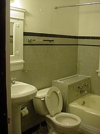 2 Bedroom Duplex Down On Quiet Street in Cleveland Heights, OH (Photo 5 of 6)