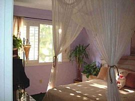 MUST SEE, Town Home, Gated in Santa Clarita, CA (Photo 3 of 6)