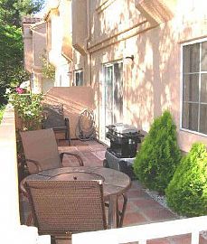 MUST SEE, Town Home, Gated in Santa Clarita, CA (Photo 5 of 6)