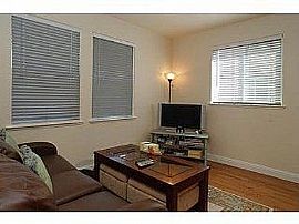 Absolutely Stunning End Unit luxury Town Home Available For Rent in San Jose, CA (Photo 5 of 6)