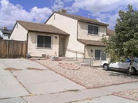 Cute Twin Home Near Jordan Landing in West Jordan, UT