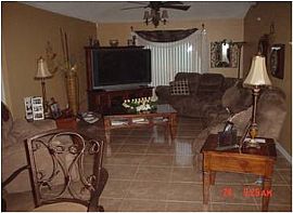4 BR, 2 BA Home Near NAS JAX in Jacksonville, FL (Photo 3 of 6)