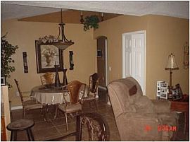 4 BR, 2 BA Home Near NAS JAX in Jacksonville, FL (Photo 4 of 6)