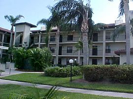 2 BR, 2 BA Immaculate Condo, Kelly Greens Golf And Tennis Club in Fort Myers, FL (Photo 3 of 4)