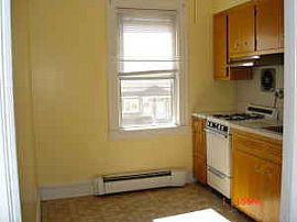 2 Bedroom Apartment By Owner in Lynbrook, NY (Photo 3 of 5)