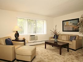 Prestigious 1 Bedroom Apartment - GOING GOING GONE in Cleveland, OH (Photo 3 of 6)