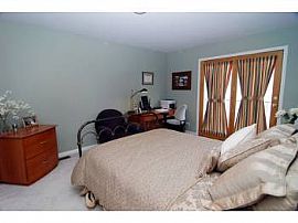 Large 1 BR, 1 BA Apartment, Clean, Ready To Go! in Washington, DC (Photo 4 of 4)