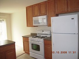 Gorgeous 3 Year Old, 3 BR, 2.5 BA Townhouse For Rent in Crystal Lake, IL