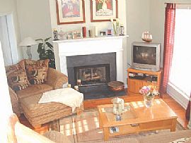 Nice 3 BR, 2.5 BA Norcross Town Home in Norcross, GA (Photo 5 of 6)