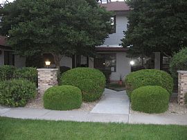 Beautiful 2 BR, 2 BA Town Home In An Excellent Area in Maple Grove, MN