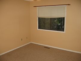 Beautiful 2 BR, 2 BA Town Home In An Excellent Area in Maple Grove, MN (Photo 6 of 6)