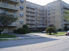 MULTIPLE 2 BR, 2 FULL BA Apartments for Rent IMMEDIATELY in Bayside, NY