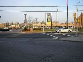 MULTIPLE 2 BR, 2 FULL BA Apartments for Rent IMMEDIATELY in Bayside, NY (Photo 4 of 6)