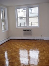 MULTIPLE 2 BR, 2 FULL BA Apartments for Rent IMMEDIATELY in Bayside, NY (Photo 5 of 6)