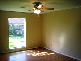 4 BR, 2 BA HOME, 1812 sq. ft., NEAR BUSH ELEMENTARY, $1295 in Houston, TX (Photo 5 of 6)