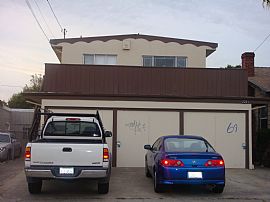 Charming 3 BR, 1 BA In Triplex in Oakland, CA (Photo 3 of 3)