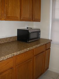BRIGHT AND SPACIOUS 2 BR, 1 BA CONDO AVAILABLE IN FAIRFAX.  in Fairfax, VA (Photo 2 of 3)