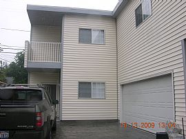 3 BR, 2 BA TOWNHOUSE READY FOR RENT in Woodland Hills, CA