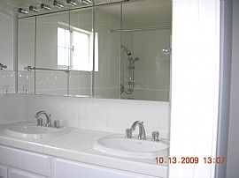 3 BR, 2 BA TOWNHOUSE READY FOR RENT in Woodland Hills, CA (Photo 5 of 6)