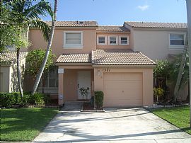 Immaculate 2 BR, 2.5 BA Townhouse In Towngate  in Pembroke Pines, FL