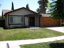 3 BR, 1 BA Plus Den Home In Irvine El Camino Glen, 2200 Sq. Ft. in Irvine, CA