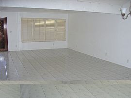 3 BR, 1 BA Plus Den Home In Irvine El Camino Glen, 2200 Sq. Ft. in Irvine, CA (Photo 4 of 6)