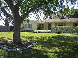 4 BR, 2.5 BA Lake House For Rent Near Hard Rock Casino in East Lake, FL