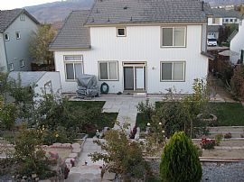 Furnished 4 BR, 3 BA House 3.3 Miles From UNR in Reno, NV (Photo 6 of 6)