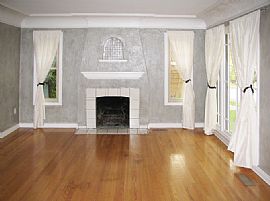 Elegant Harvard, Yale 4 BR, 3 BA, Huge 2 car Grg. in Salt Lake City, UT (Photo 2 of 6)