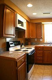 Luxurious 1st Floor, 2 BR, 1 BA Villa, Steps To The Beach in North Myrtle Beach, SC (Photo 3 of 4)