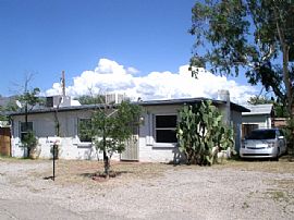 Charming 2 BR, 1 BA House Near Hummel Park in Tucson, AZ